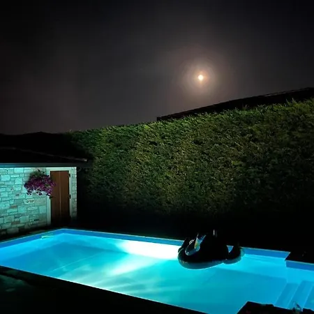 Istrian Eva With Pool Karigador