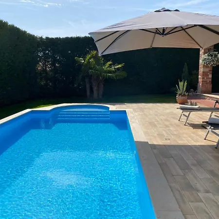 Istrian Eva With Pool Karigador