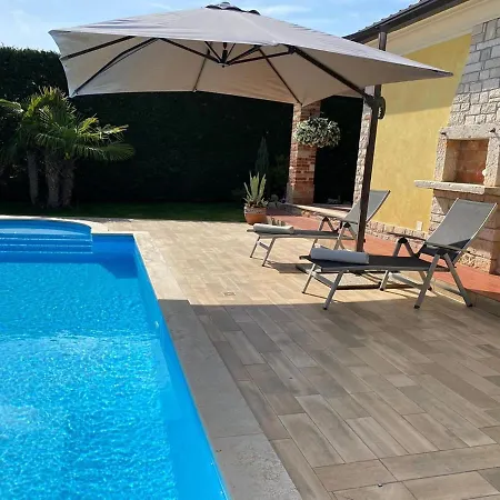 Istrian Eva With Pool فيلة كاريغادور